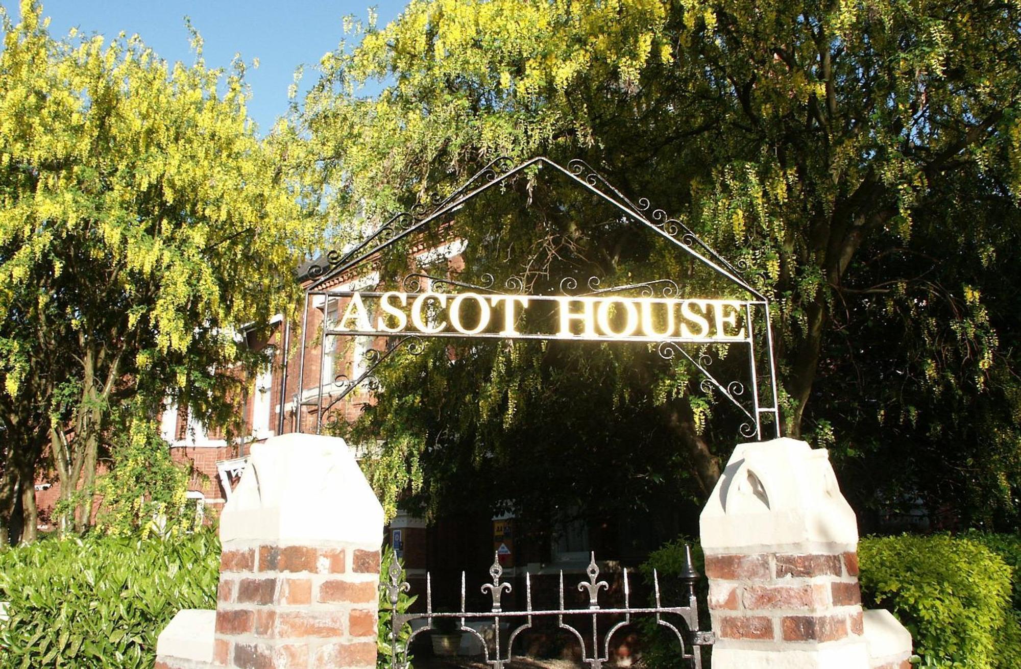 Ascot House — Photos 3